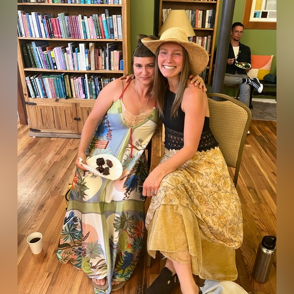 100% Silk Skirt from Nepal - Picture 3 of 7